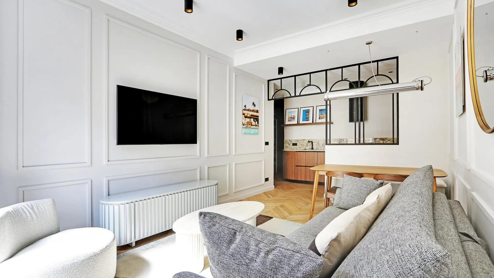 Pick A Flat's In Triangle D'or - Pierre 1er De Serbie * Parigi